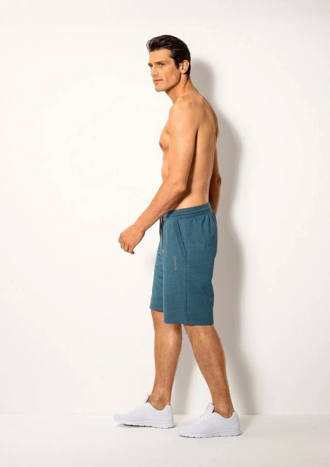 Bench. Sweatshorts mit seitlichen Taschen 9 Bench. Sweatshorts mit seitlichen Taschen – Bild 9