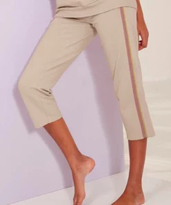 Bench. Relax-Caprihose mit Glitzerstreifen Beige-melange, Schwarz, Rosé 22 Bench. Relax-Caprihose mit Glitzerstreifen Beige-melange, Schwarz, Rosé -Bench Verkaufsgeschäft 0a139362 a8e2 53d6 817a 79759fef96d9