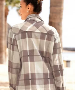 Bench. Hemdjacke im Karodesign -Bench Verkaufsgeschäft 14555bb2 1fc6 5bf6 a73e 298881c40515