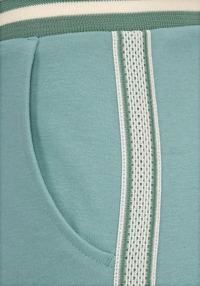 Bench. Relaxhose mit gestreiftem Bund und Glanzprint Grau-meliert, Mint, Apricot 5 Bench. Relaxhose mit gestreiftem Bund und Glanzprint Grau-meliert, Mint, Apricot – Bild 5