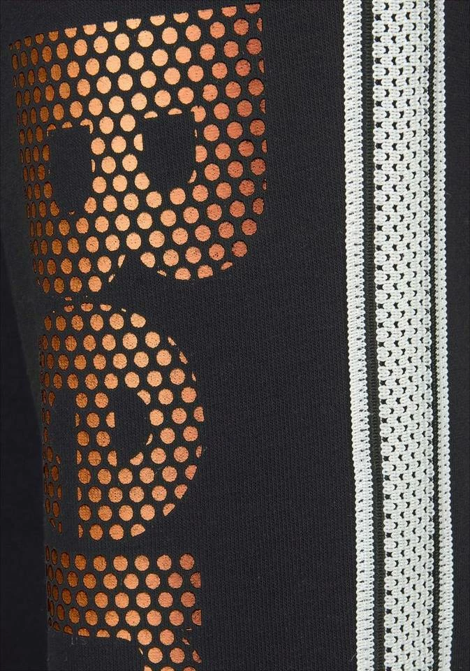 Bench. Sweathose mit Logodruck in Metalloptik Schwarz, Aubergine 5 Bench. Sweathose mit Logodruck in Metalloptik Schwarz, Aubergine – Bild 5