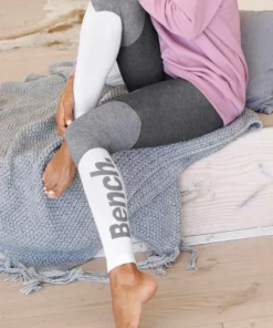 Bench. Strickleggings im sportiven Colorblockdesign -Bench Verkaufsgeschäft 25122757