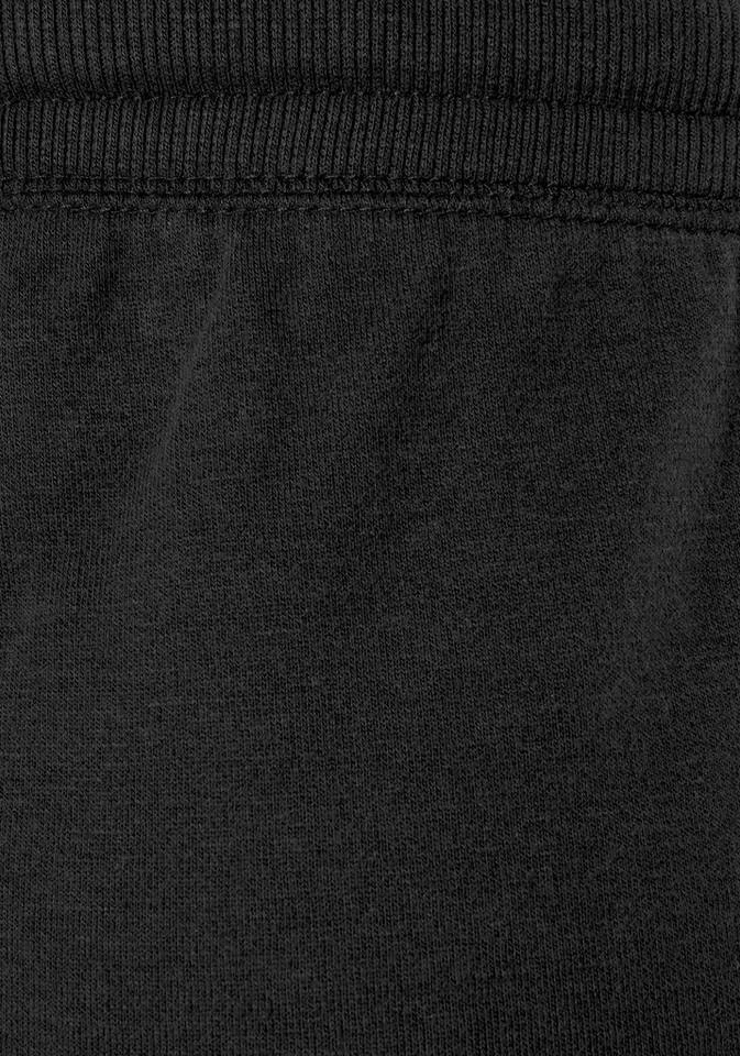 Bench. Relaxshorts mit kurzen Seitenschlitzen Mauve-meliert, Schwarz, Jeans-meliert, Beige-meliert 7 Bench. Relaxshorts mit kurzen Seitenschlitzen Mauve-meliert, Schwarz, Jeans-meliert, Beige-meliert – Bild 7