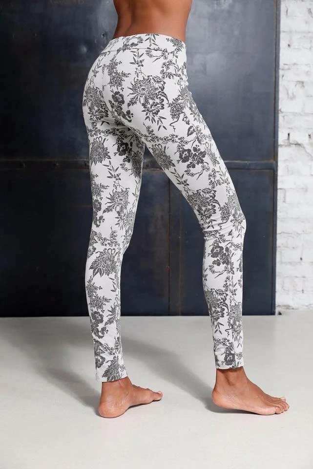 Bench. Leggings mit samtigem Blumendruck 3 Bench. Leggings mit samtigem Blumendruck – Bild 3