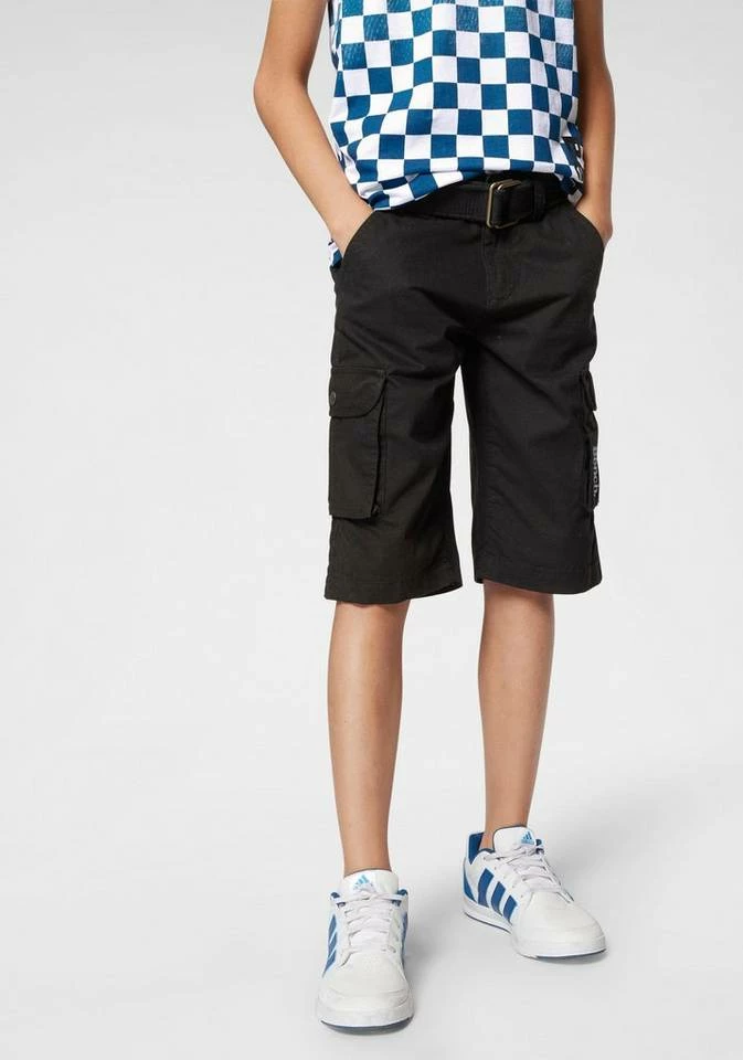 Bench. Bermudas (Set, 2-tlg., mit Gürtel) mit vielen Taschen und Gürtel 1 Bench. Bermudas (Set, 2-tlg., mit Gürtel) mit vielen Taschen und Gürtel