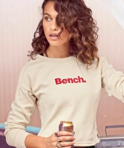 Bench. Sweater kurz geschnitten mit seitlichen Schlitzen Blau, Rot, Schwarz, Ecru -Bench Verkaufsgeschäft 306f56ed d363 56a7 b260 45cffdb6fa1b