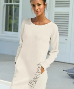Bench. Sweatkleid mit seitlichem Logoprint Ecru-schwarz, Rosa-schwarz, Mint-schwarz, Anthrazit-schwarz -Bench Verkaufsgeschäft 33819656