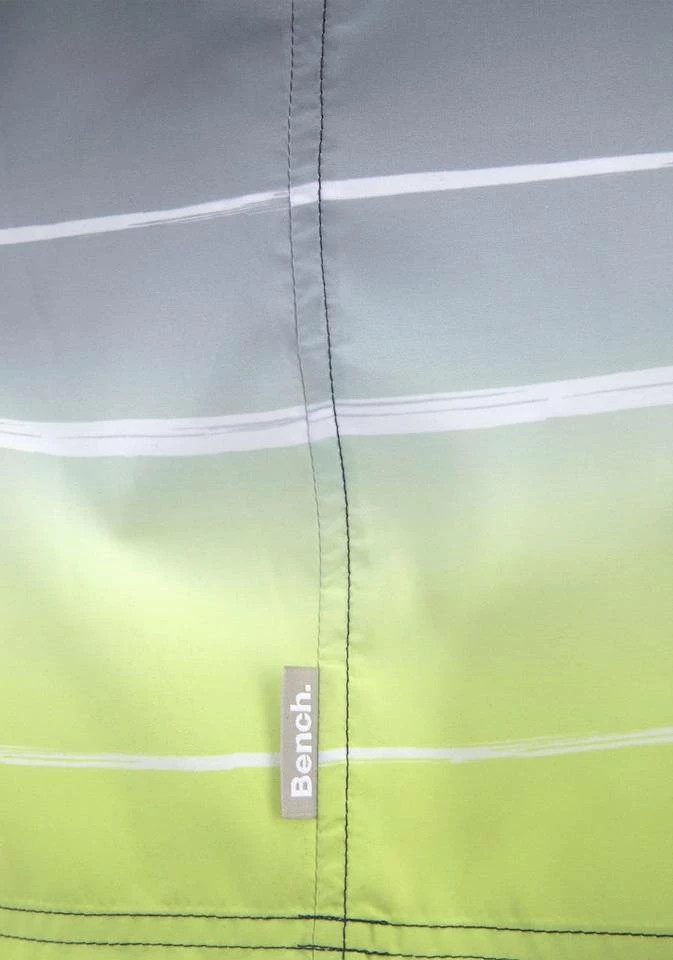Bench. Badeshorts, mit trendigem Streifenverlauf Grau-gelb, Blau-türkis 4 Bench. Badeshorts, mit trendigem Streifenverlauf Grau-gelb, Blau-türkis – Bild 4