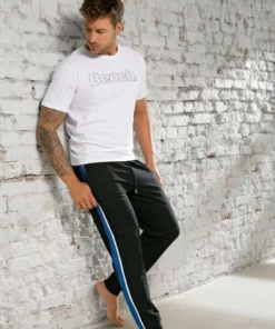 Bench. Relaxhose mit aufgesetzten Streifen an der Seite -Bench Verkaufsgeschäft 34903642