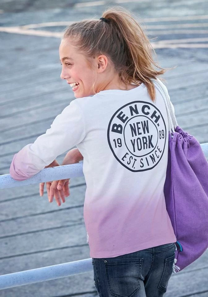 Bench. Langarmshirt mit modischem Farbverlauf und Rückendruck 5 Bench. Langarmshirt mit modischem Farbverlauf und Rückendruck – Bild 5
