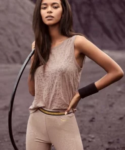 Bench. Tanktop mit leicht transparentem Leomuster Schwarz-leo, Nougat-leo, Wei&szlig;-leo -Bench Verkaufsgeschäft 3c27a3d0 1a32 50d5 ac34 4fea39c3f279