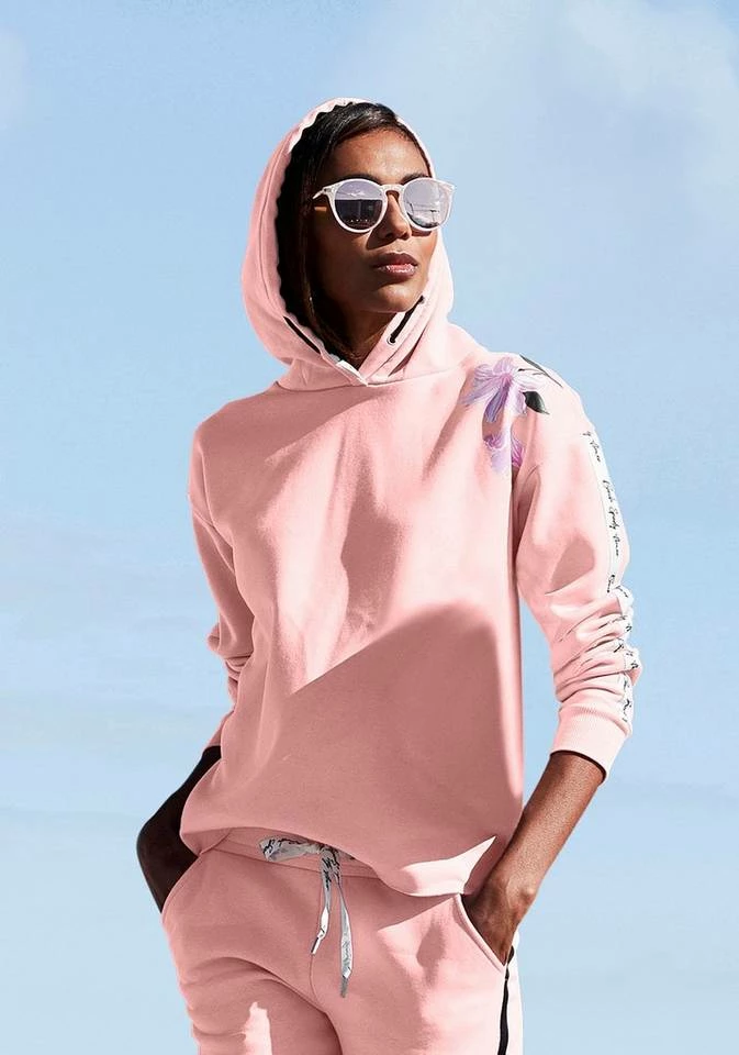 Bench. Hoodie mit bedrucktem Tape und Blumenprint Weiß, Schwarz, Rauchrosa 13 Bench. Hoodie mit bedrucktem Tape und Blumenprint Weiß, Schwarz, Rauchrosa – Bild 13