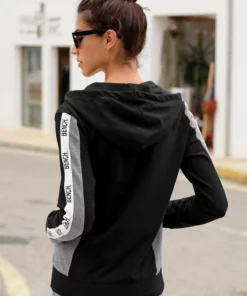 Bench. Kapuzensweatjacke mit Streifendetails an den Ärmeln -Bench Verkaufsgeschäft 4d89e2a0 b933 56a0 b798 5a4fc34e2faa