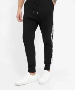 Bench. Jogginghose »Trade« Stickerei, weiches Innenfinish -Bench Verkaufsgeschäft 4da13ddf f652 57f6 8a6e 3a9f10c83789