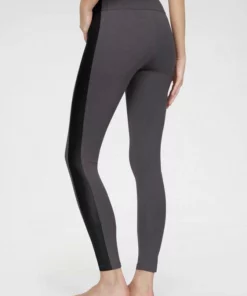 Bench. Leggings mit seitlichem Einsatz aus Lederimitation 14 Bench. Leggings mit seitlichem Einsatz aus Lederimitation -Bench Verkaufsgeschäft 5387892b 8bee 5a9f 9676 8a51f41e4814