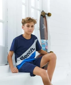 Bench. Shorty mit Colourblock und Logo Schriftzug -Bench Verkaufsgeschäft 54f6327b f7a2 5b2b 9e6f 3217a9468961