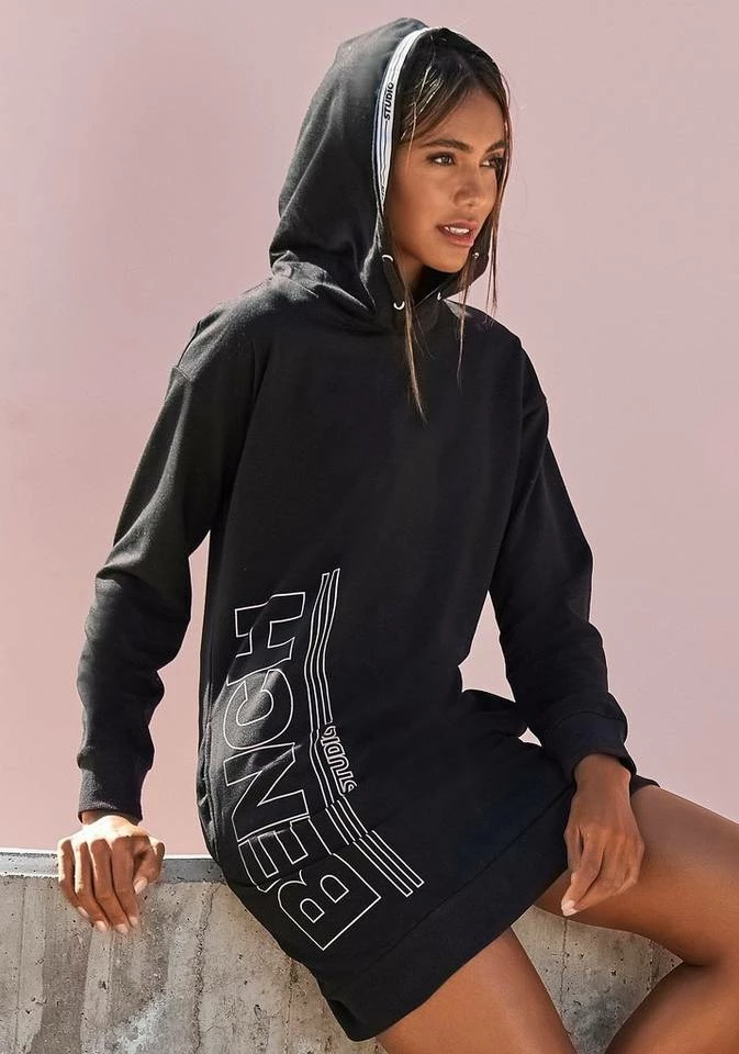 Bench. Sweatkleid mit senkrechtem Logodruck Schwarz, Grau, Altrosa 9 Bench. Sweatkleid mit senkrechtem Logodruck Schwarz, Grau, Altrosa – Bild 9