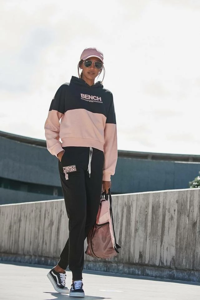 Bench. Hoodie mit Logodruck Grau-altrosa, Grau-schwarz, Schwarz-altrosa 3 Bench. Hoodie mit Logodruck Grau-altrosa, Grau-schwarz, Schwarz-altrosa – Bild 3