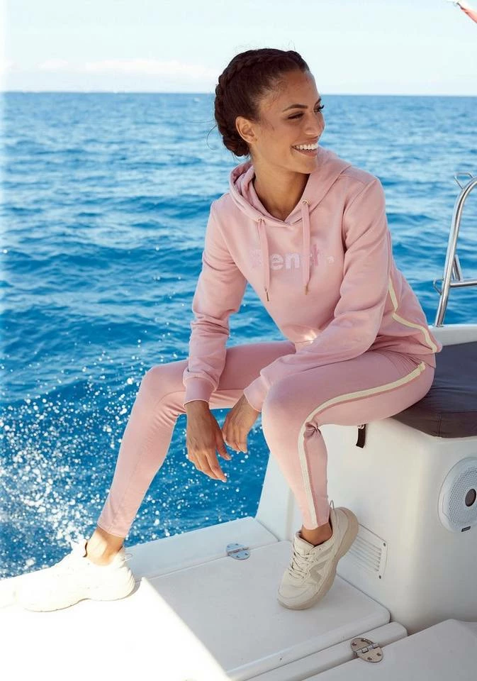 Bench. Hoodie mit Glitzer Streifen und Glitzer Logodruck Beige-meliert, Rose, Schwarz 10 Bench. Hoodie mit Glitzer Streifen und Glitzer Logodruck Beige-meliert, Rose, Schwarz – Bild 10