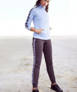 Bench. Relaxhose mit regulierbaren Gummizug und Logotape 13 Bench. Relaxhose mit regulierbaren Gummizug und Logotape -Bench Verkaufsgeschäft 6675b085 dd87 51ff 8cac c81ee6c8f6cc