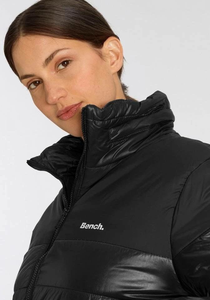 Bench. Steppjacke mit integrierter Kapuze im Kragen 3 Bench. Steppjacke mit integrierter Kapuze im Kragen – Bild 3