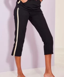 Bench. Relax-Caprihose mit Glitzerstreifen Beige-melange, Schwarz, Rosé 23 Bench. Relax-Caprihose mit Glitzerstreifen Beige-melange, Schwarz, Rosé -Bench Verkaufsgeschäft 7bda0f79 6ea0 5118 b977 382decc3e3b4