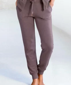 Bench. Loungehose mit aufgesetzten Taschen Mauve-meliert, Beige-meliert, Schwarz, Jeans-meliert 20 Bench. Loungehose mit aufgesetzten Taschen Mauve-meliert, Beige-meliert, Schwarz, Jeans-meliert -Bench Verkaufsgeschäft 7d4688e0 82fb 5667 ad96 49c0d592dc60