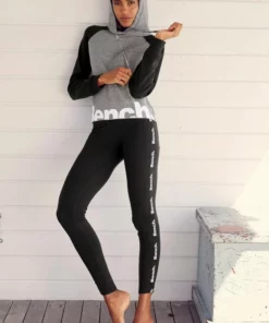 Bench. Kapuzensweatshirt mit farblich abgesetzten Ärmeln und Logodruck Dunkelgrün-grau, Weiß-rosa, Grau-schwarz 10 Bench. Kapuzensweatshirt mit farblich abgesetzten Ärmeln und Logodruck Dunkelgrün-grau, Weiß-rosa, Grau-schwarz -Bench Verkaufsgeschäft 8602d416 66c7 5d83 8d06 768fab549999