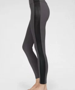 Bench. Leggings mit seitlichem Einsatz aus Lederimitation 16 Bench. Leggings mit seitlichem Einsatz aus Lederimitation -Bench Verkaufsgeschäft 864180bd dfcf 5290 914f 66c84add8c12
