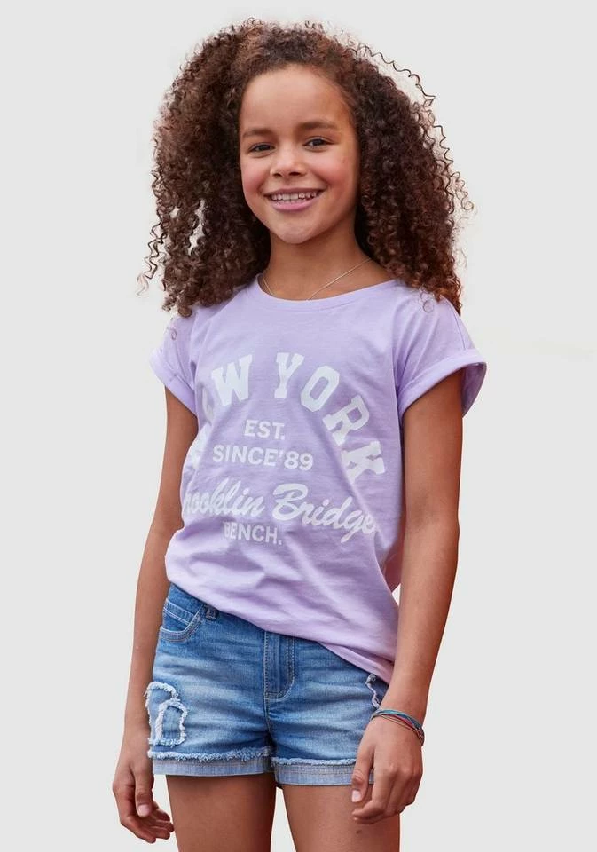 Bench. T-Shirt mit schönem Druck 1 Bench. T-Shirt mit schönem Druck