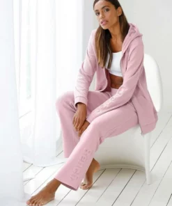 Bench. Relaxhose aus Piqué mit 3D-Logoschriftzug Black, Ecru, Old rose -Bench Verkaufsgeschäft 998cbb70 0de6 5460 8b52 a7b0a7e4bc8c