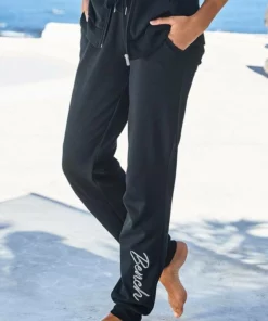Bench. Relaxhose mit glänzender Logostickerei Hellgrau-melange, Ecru, Schwarz
