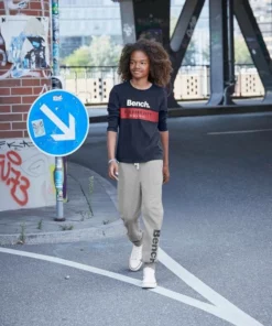 Bench. Sweathose mit großem Logo-Druck und Nahttaschen -Bench Verkaufsgeschäft a1ad1a46 6f1e 5823 84ef 5cfe67f2fb37