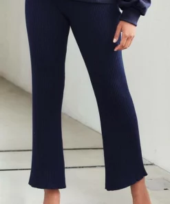 Bench. Loungepants mit leicht ausgestelltem Bein Taupe-hellbeige, Navy, Altrosa-rosa -Bench Verkaufsgeschäft a9b76a7d 324f 5421 9fc2 0df592f470e1