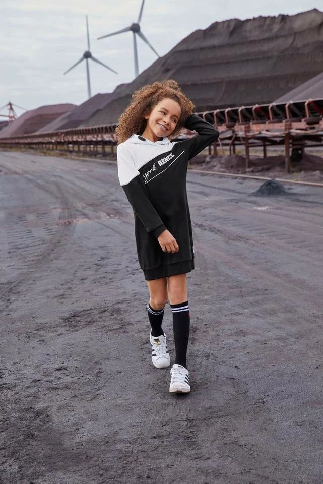 Bench. Sweatkleid mit Kapuze 4 Bench. Sweatkleid mit Kapuze – Bild 4