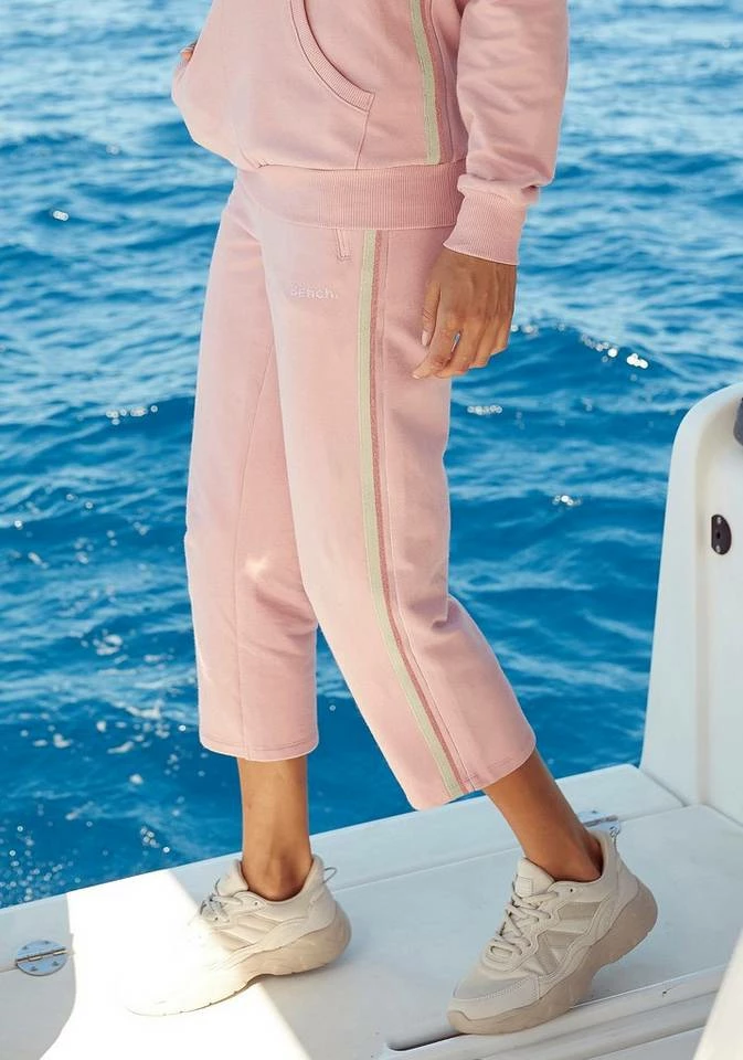 Bench. Relax-Caprihose mit Glitzerstreifen Beige-melange, Schwarz, Rosé 9 Bench. Relax-Caprihose mit Glitzerstreifen Beige-melange, Schwarz, Rosé – Bild 9