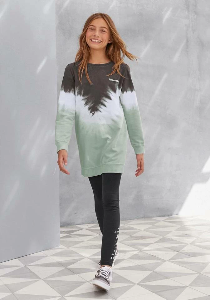 Bench. Sweatkleid in modischem Batikmuster 4 Bench. Sweatkleid in modischem Batikmuster – Bild 4