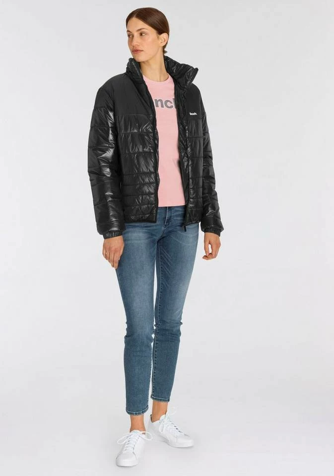 Bench. Steppjacke mit integrierter Kapuze im Kragen 4 Bench. Steppjacke mit integrierter Kapuze im Kragen – Bild 4