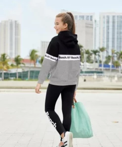 Bench. Kapuzensweatshirt mit fortlaufendem Logodruck -Bench Verkaufsgeschäft d9bae80d bf70 5c6b a215 a5142550ed8a