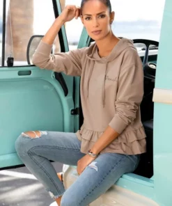 Bench. Kapuzensweatshirt mit Rüschensaum 12 Bench. Kapuzensweatshirt mit Rüschensaum -Bench Verkaufsgeschäft e09d717f e437 5f97 825c 5b24ca98a3c2