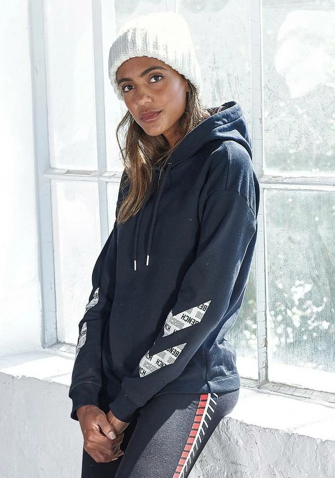 Bench. Hoodie mit Logodruck Schwarz, Offwhite-altweiß-ecru 1 Bench. Hoodie mit Logodruck Schwarz, Offwhite-altweiß-ecru