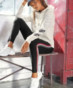 Bench. Leggings mit seitlichem Streifen 11 Bench. Leggings mit seitlichem Streifen -Bench Verkaufsgeschäft f4af8dec fe9f 5b42 bcf6 4d7a92af5527