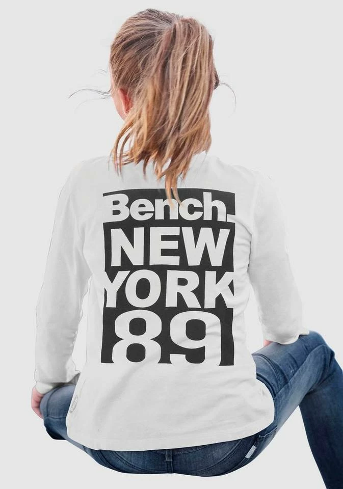Bench. Langarmshirt mit großem Rückendruck 1 Bench. Langarmshirt mit großem Rückendruck
